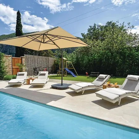 Cozy In With Kitchen Holiday home Omis