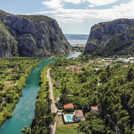 Cozy In With Kitchen Holiday home Omis
